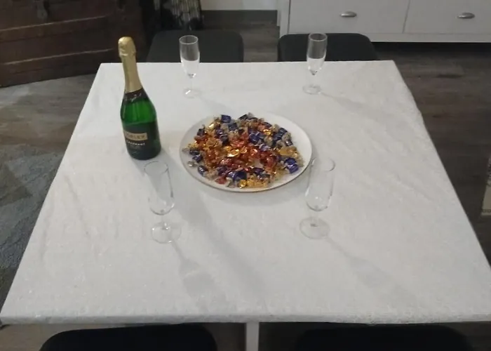 Wolf Street Snow Dream アパート